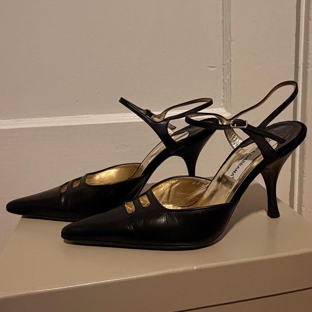 Dolce & Gabbana Lollo DG Logo Cutout Slingback Pumps Black Pointed Toe Heels